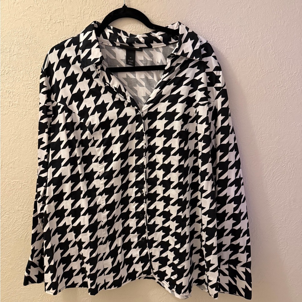 Lane Bryant Black and White Houndstooth Button Down Shirt